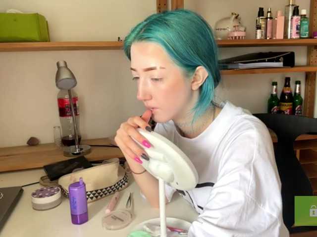 karolinawild live cam on BongaCams