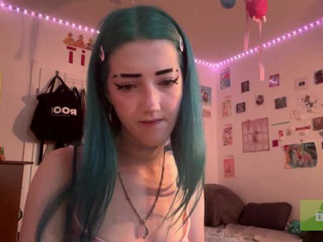 karolinawild live cam on BongaCams