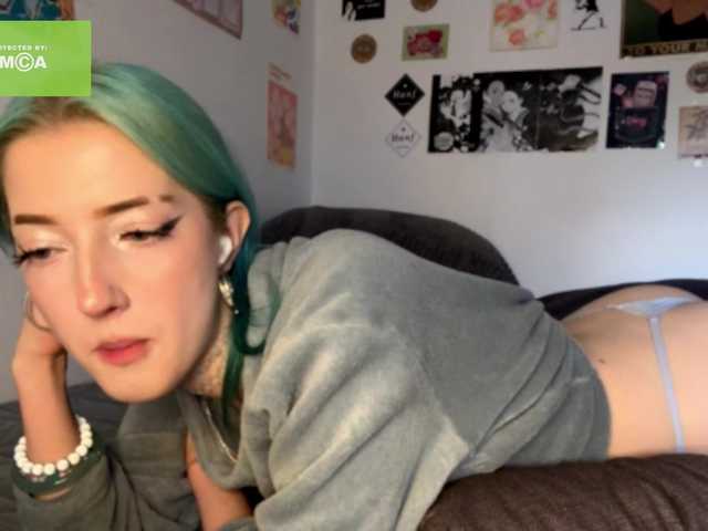 karolinawild live cam on BongaCams