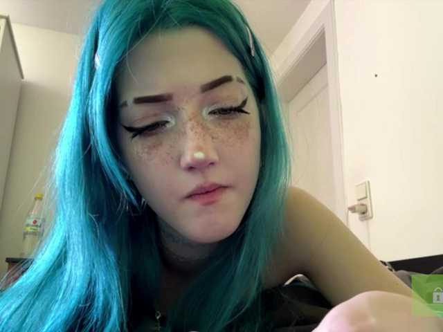 karolinawild live cam on BongaCams