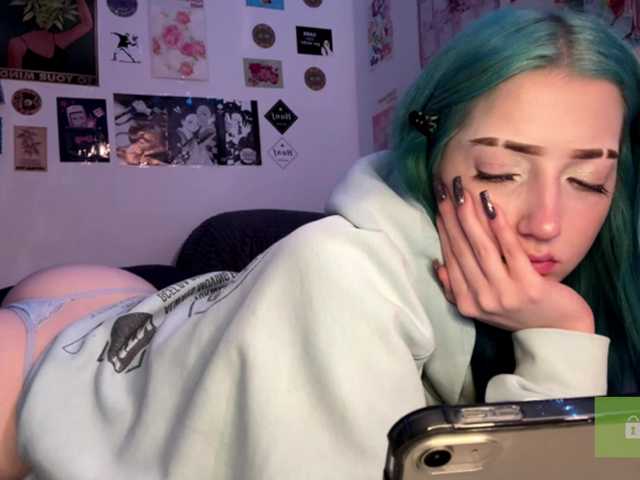 karolinawild live cam on BongaCams