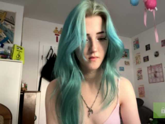 karolinawild live cam on BongaCams