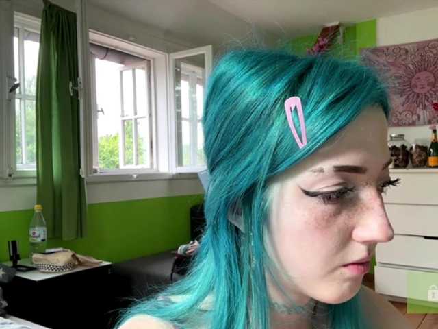 karolinawild live cam on BongaCams