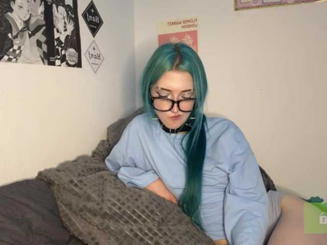 karolinawild live cam on BongaCams