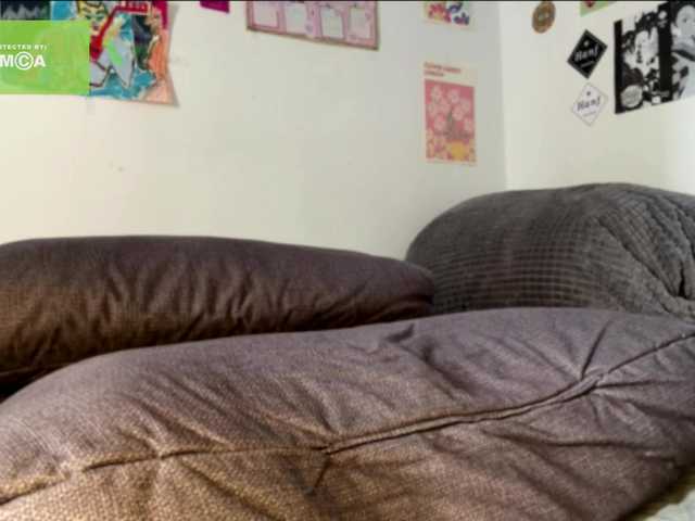 karolinawild live cam on BongaCams