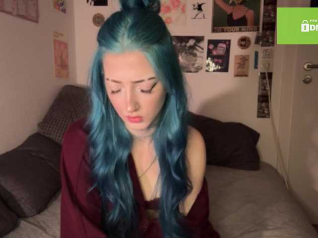 karolinawild live cam on BongaCams