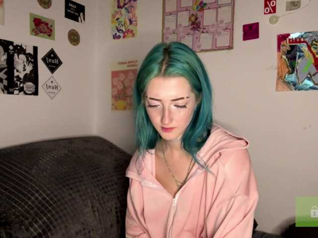 karolinawild live cam on BongaCams