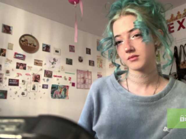 karolinawild live cam on BongaCams