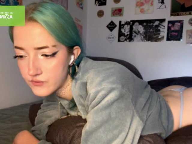 karolinawild live cam on BongaCams