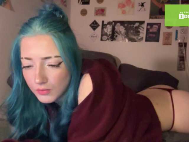 karolinawild live cam on BongaCams