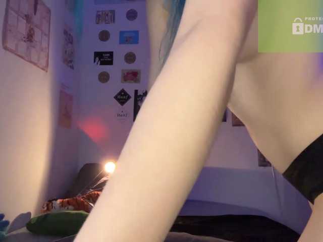 karolinawild live cam on BongaCams