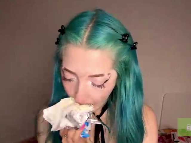 karolinawild live cam on BongaCams