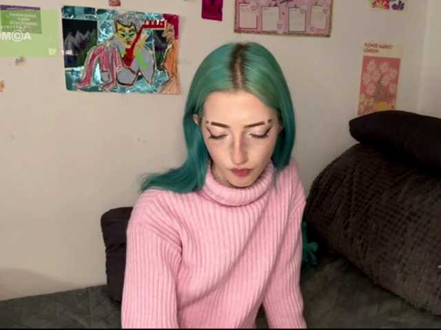 karolinawild live cam on BongaCams