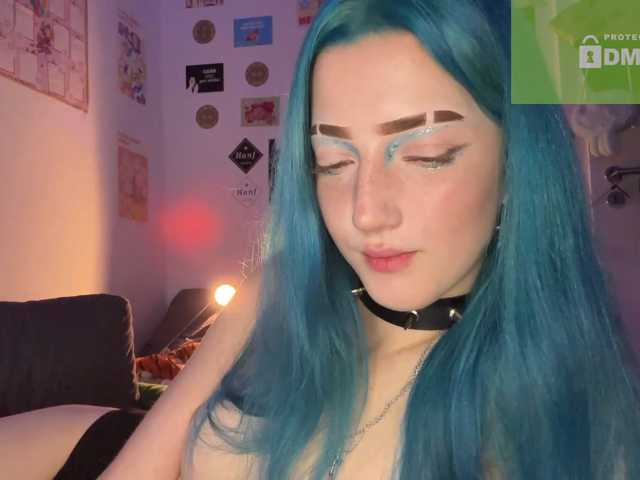 karolinawild live cam on BongaCams