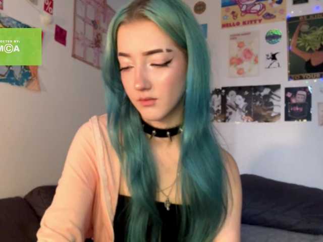 karolinawild live cam on BongaCams