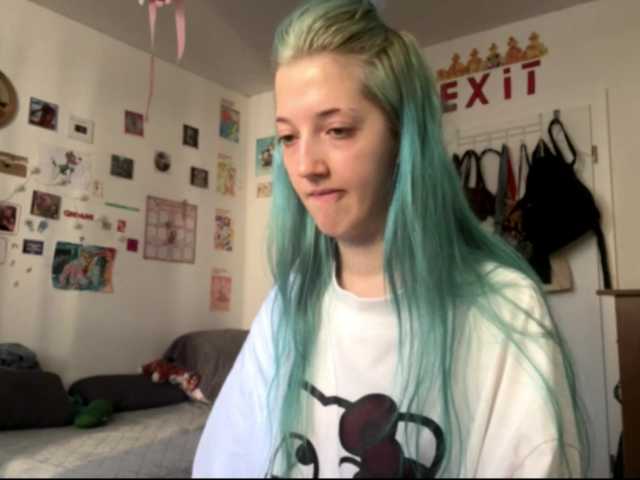 karolinawild live cam on BongaCams