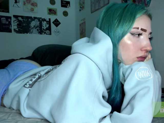karolinawild live cam on BongaCams