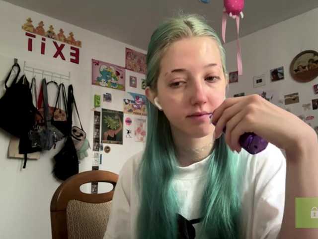 karolinawild live cam on BongaCams