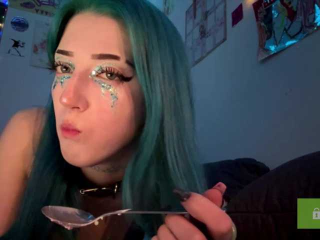 karolinawild live cam on BongaCams