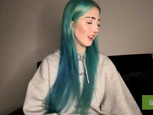 karolinawild live cam on BongaCams