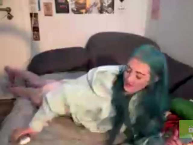 karolinawild live cam on BongaCams