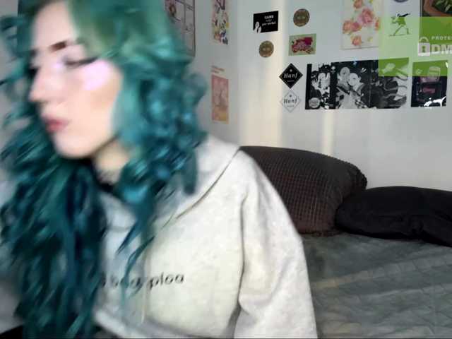 karolinawild live cam on BongaCams