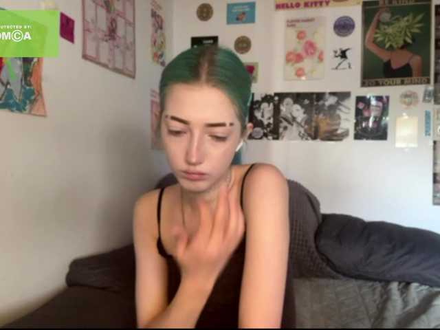karolinawild live cam on BongaCams
