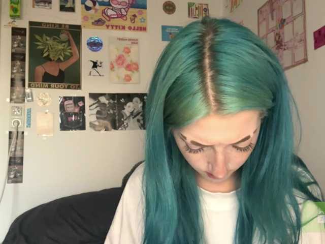 karolinawild live cam on BongaCams