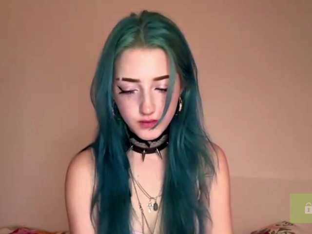 karolinawild live cam on BongaCams