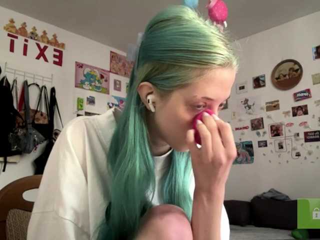 karolinawild live cam on BongaCams