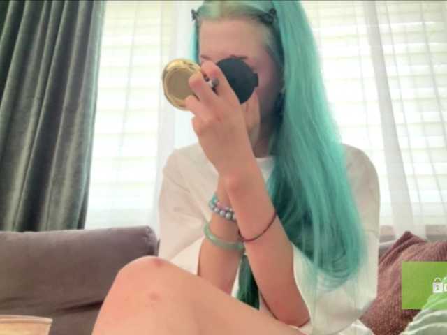 karolinawild live cam on BongaCams