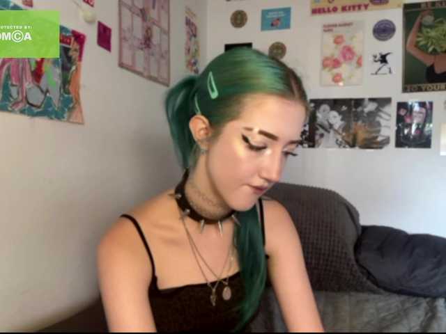 karolinawild live cam on BongaCams