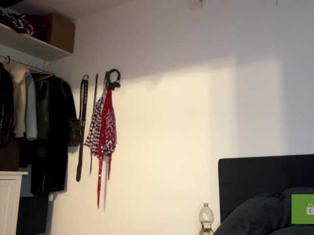 karolinawild live cam on BongaCams