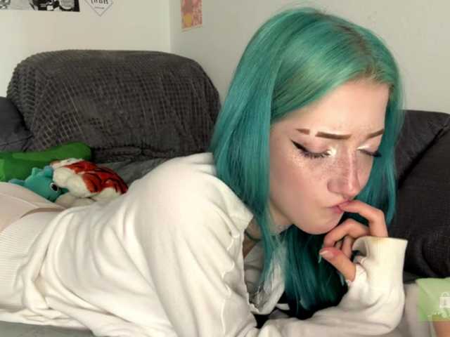 karolinawild live cam on BongaCams