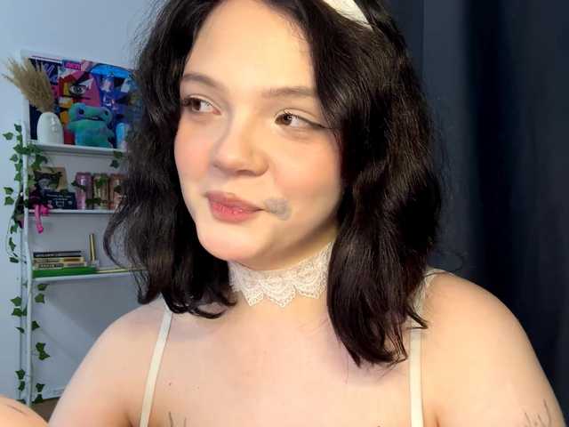 PhiaMoon live cam on BongaCams