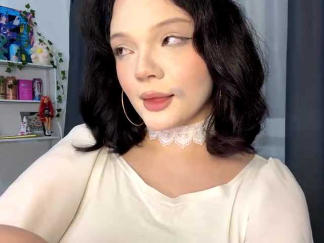 PhiaMoon live webcam show