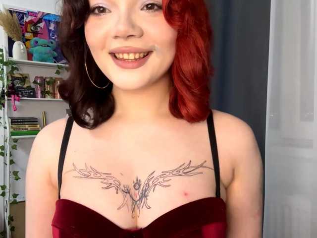 PhiaMoon live cam on BongaCams