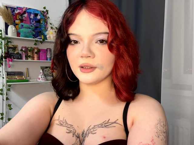 PhiaMoon live cam on BongaCams