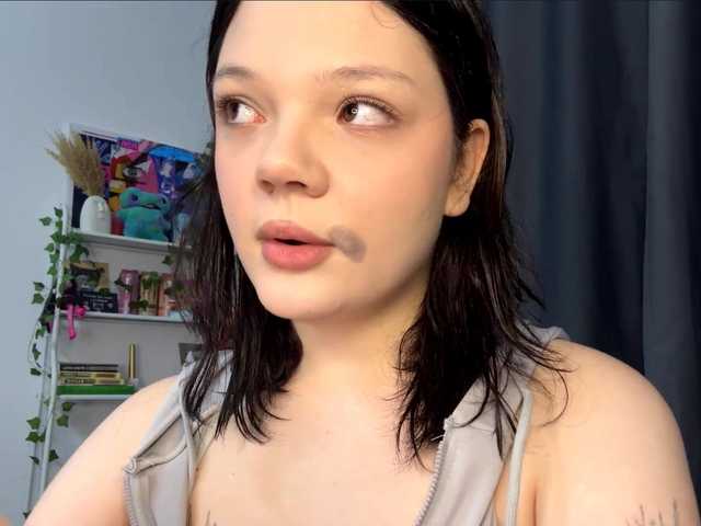 PhiaMoon live cam on BongaCams