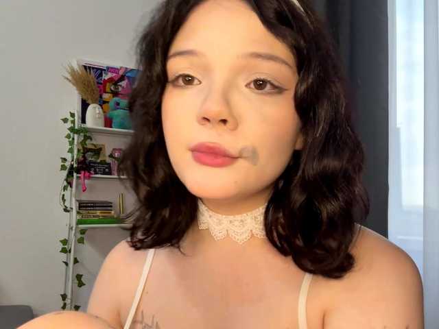 PhiaMoon live cam on BongaCams