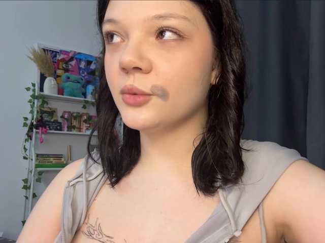 PhiaMoon live cam on BongaCams