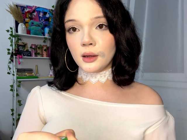 PhiaMoon live cam on BongaCams