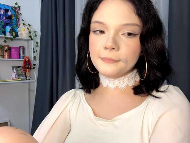 PhiaMoon live webcam show