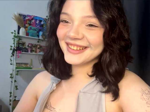 PhiaMoon live cam on BongaCams