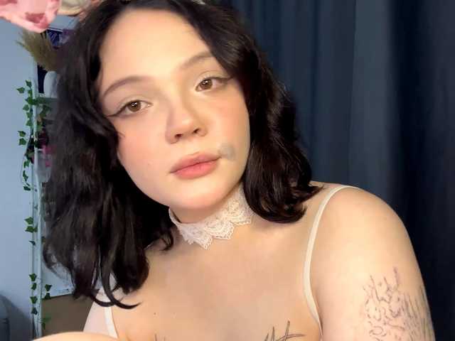 PhiaMoon live cam on BongaCams