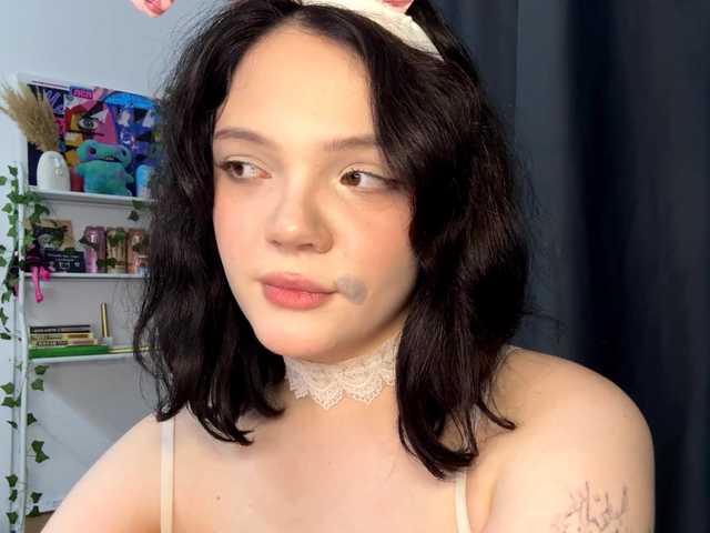 PhiaMoon live cam on BongaCams