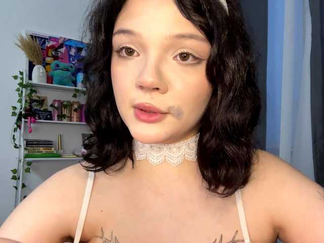 PhiaMoon live cam on BongaCams