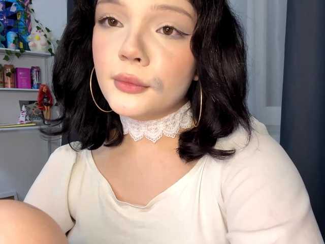 PhiaMoon live webcam show