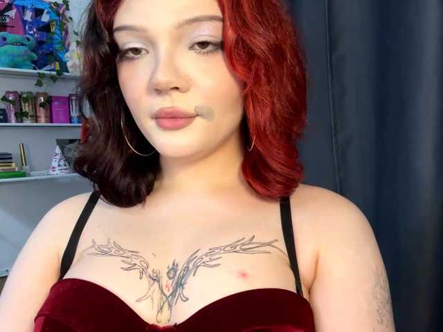 PhiaMoon live cam on BongaCams