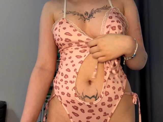 PhiaMoon live cam on BongaCams